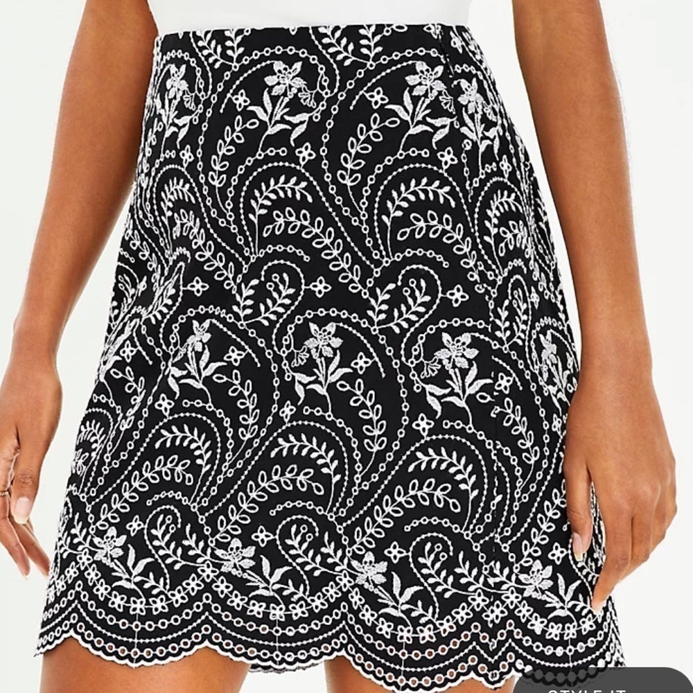 NWT. Loft Embroidered Scalloped Shift Skirt
